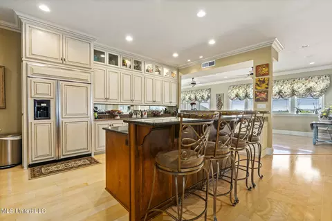 Kitchen - 1332 Poki Pl, Diamondhead, MS 39525 photo 4 of 6