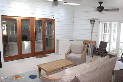 Exterior - 415 Perkins Dr, Brookhaven, MS 39601 photo 17 of 23