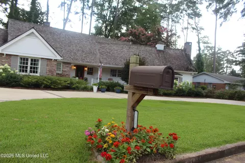 Exterior - 415 Perkins Dr, Brookhaven, MS 39601 photo 2 of 23