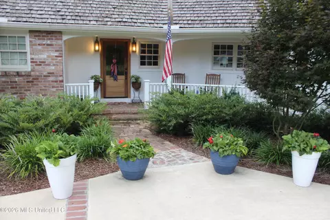 Exterior - 415 Perkins Dr, Brookhaven, MS 39601 photo 3 of 23