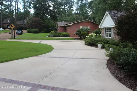 Exterior - 415 Perkins Dr, Brookhaven, MS 39601 photo 9 of 23