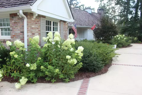 Exterior - 415 Perkins Dr, Brookhaven, MS 39601 photo 7 of 23