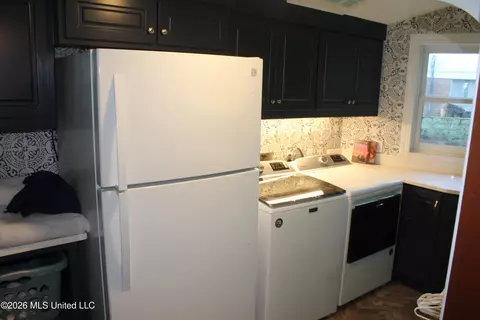 Other - 415 Perkins Dr, Brookhaven, MS 39601 photo 12 of 14