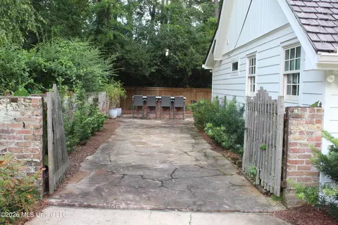Exterior - 415 Perkins Dr, Brookhaven, MS 39601 photo 10 of 23