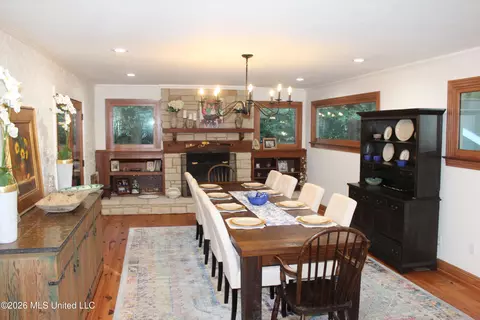Dining - 415 Perkins Dr, Brookhaven, MS 39601 photo 1 of 3