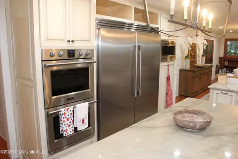 Kitchen - 415 Perkins Dr, Brookhaven, MS 39601 photo 4 of 5