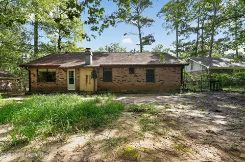 Exterior - 406 Shenandoah Rd, Brandon, MS 39047 photo 4 of 5