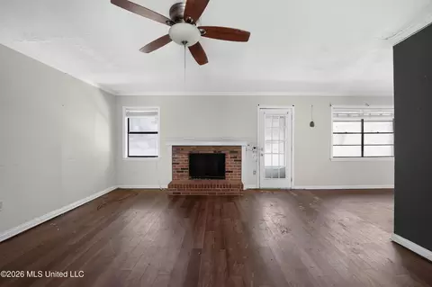 Living - 406 Shenandoah Rd, Brandon, MS 39047 photo 1 of 3
