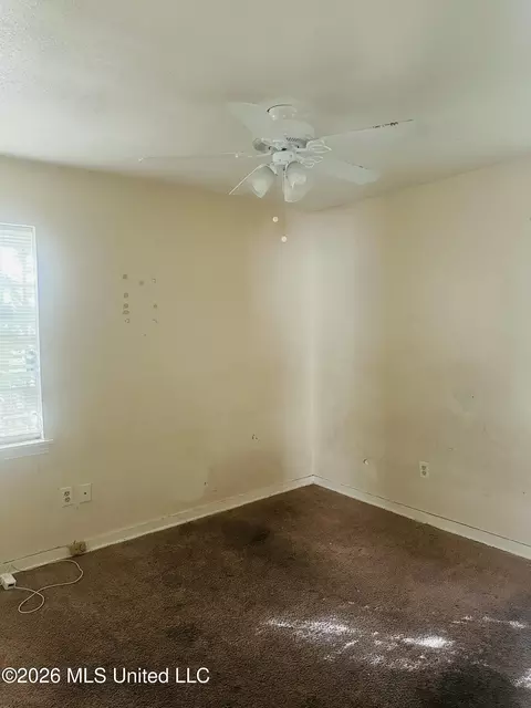 Bedroom - 508 Queen Park Cir, Jackson, MS 39209 photo 4 of 5