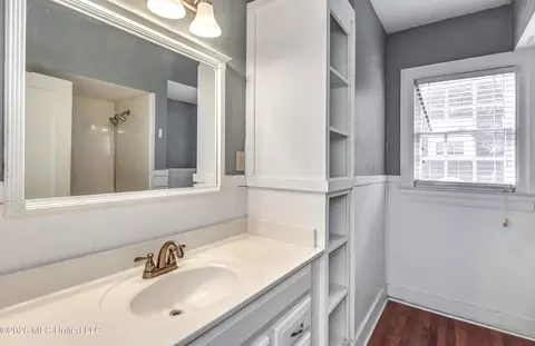 Bath - 3515 Galloway Ave, Jackson, MS 39216 photo 4 of 6