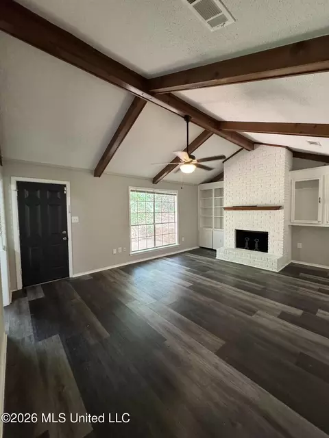 Living - 4442 Beachwood St, Jackson, MS 39212 photo 1 of 2
