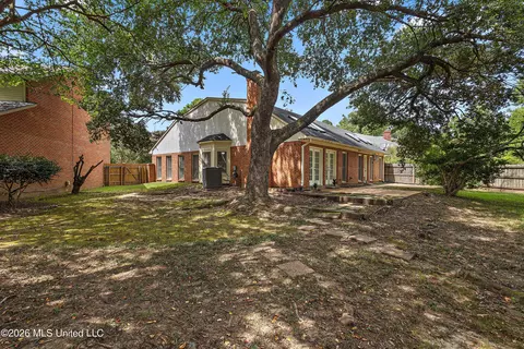 Exterior - 42 Robinwood Pl, Jackson, MS 39211 photo 3 of 4
