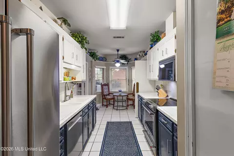 Kitchen - 42 Robinwood Pl, Jackson, MS 39211 photo 1 of 1