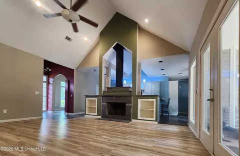 Living - 113 Kenbridge Ln, Madison, MS 39110 photo 1 of 2