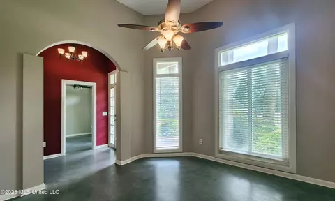 Living - 113 Kenbridge Ln, Madison, MS 39110 photo 2 of 2