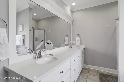 Bath - 283 Buttonwood Ln, Canton, MS 39046 photo 2 of 3