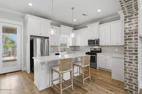Kitchen - 283 Buttonwood Ln, Canton, MS 39046 photo 1 of 4