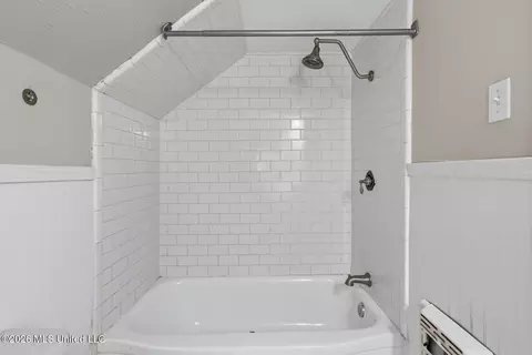Bath - 1206 Monroe St, Jackson, MS 39202 photo 3 of 3