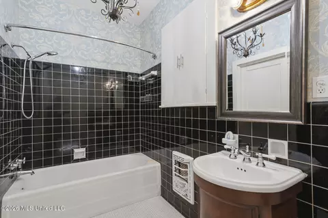 Bath - 1206 Monroe St, Jackson, MS 39202 photo 2 of 3