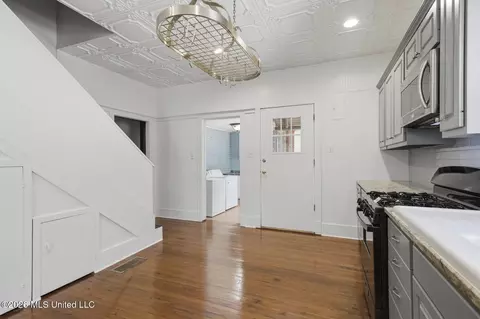 Entry Way - 1206 Monroe St, Jackson, MS 39202 photo 1 of 2