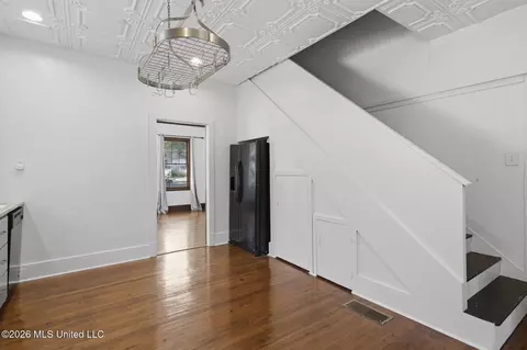 Entry Way - 1206 Monroe St, Jackson, MS 39202 photo 2 of 2