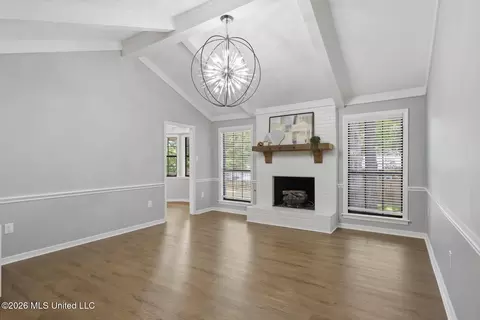 Living - 543 Bradford Dr, Brandon, MS 39047 photo 2 of 3