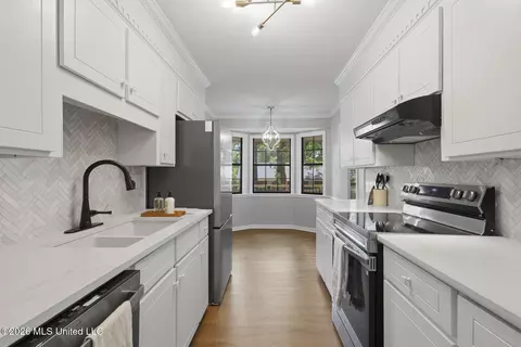 Kitchen - 543 Bradford Dr, Brandon, MS 39047 photo 1 of 3
