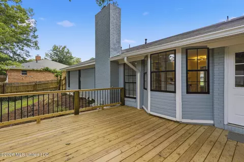 Exterior - 543 Bradford Dr, Brandon, MS 39047 photo 4 of 5