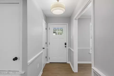 Entry Way - 543 Bradford Dr, Brandon, MS 39047 photo 1 of 2