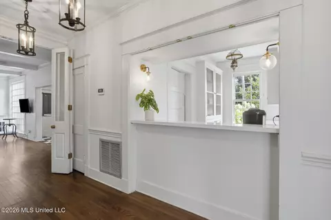 Entry Way - 1717 Edgewood St, Jackson, MS 39202 photo 1 of 1