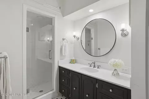 Bath - 1717 Edgewood St, Jackson, MS 39202 photo 1 of 3