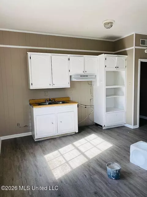 Kitchen - 101 W 10th St, Verona, MS 38879 photo 1 of 3