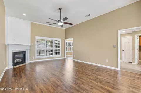 Living - 1638 Mason Dr, Hernando, MS 38632 photo 1 of 3