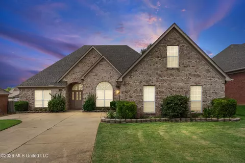 Exterior - 1638 Mason Dr, Hernando, MS 38632 photo 2 of 4