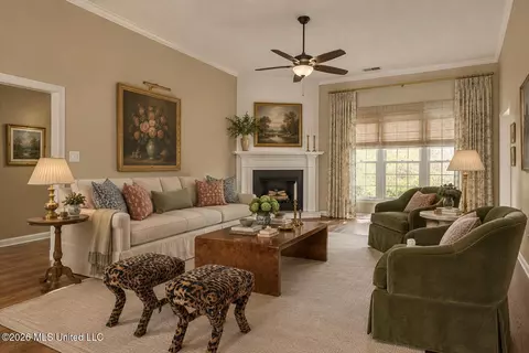 Living - 1638 Mason Dr, Hernando, MS 38632 photo 3 of 3