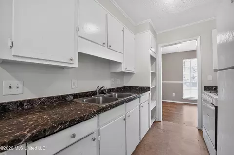 Kitchen - 6558 Van Buren Rd, Jackson, MS 39213 photo 1 of 1