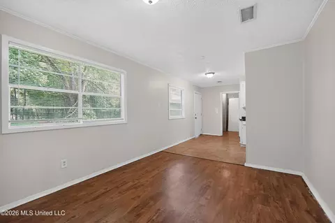 Living - 6558 Van Buren Rd, Jackson, MS 39213 photo 6 of 7