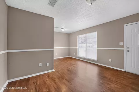 Living - 6558 Van Buren Rd, Jackson, MS 39213 photo 3 of 7
