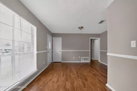 Living - 6558 Van Buren Rd, Jackson, MS 39213 photo 2 of 7