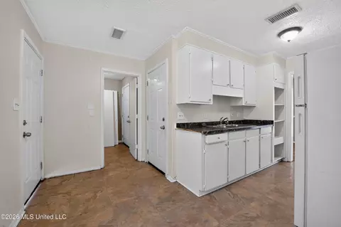Entry Way - 6558 Van Buren Rd, Jackson, MS 39213 photo 1 of 1