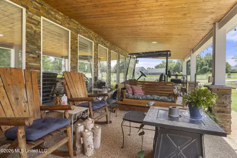 Exterior - 1977 Tara Lakes Dr, Hernando, MS 38632 photo 6 of 9