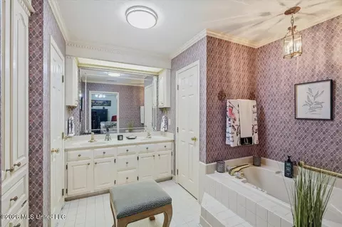 Bath - 31 Avery Cir, Jackson, MS 39211 photo 1 of 4