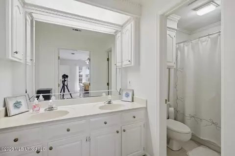 Bath - 31 Avery Cir, Jackson, MS 39211 photo 4 of 4