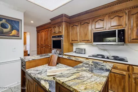 Kitchen - 31 Avery Cir, Jackson, MS 39211 photo 5 of 5