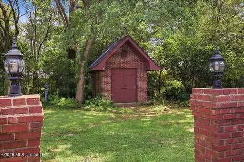 Exterior - 31 Avery Cir, Jackson, MS 39211 photo 9 of 14