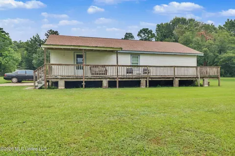 6066 Stacey Ln, Biloxi, MS 39532