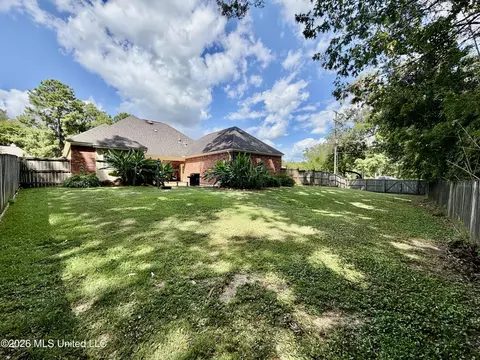 Exterior - 100 Trace Ridge Dr, Clinton, MS 39056 photo 16 of 19