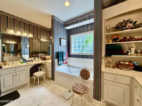 Bath - 100 Trace Ridge Dr, Clinton, MS 39056 photo 7 of 10