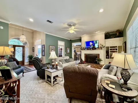 Living - 100 Trace Ridge Dr, Clinton, MS 39056 photo 2 of 6