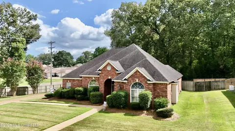 Exterior - 100 Trace Ridge Dr, Clinton, MS 39056 photo 5 of 19